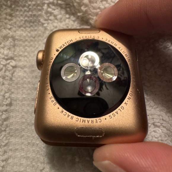  Watch Series 3 (2017)
Rose Gold - Picture 5 of 8